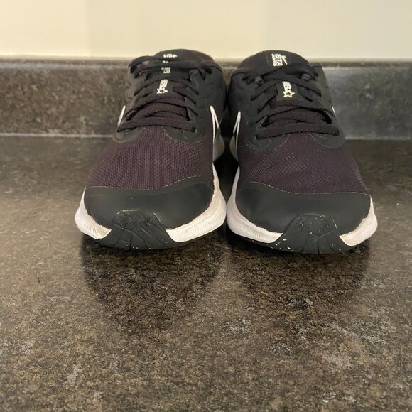 Nike Star Runner 3 Sneakers - Size 4.5Y - Picture 3 of 9